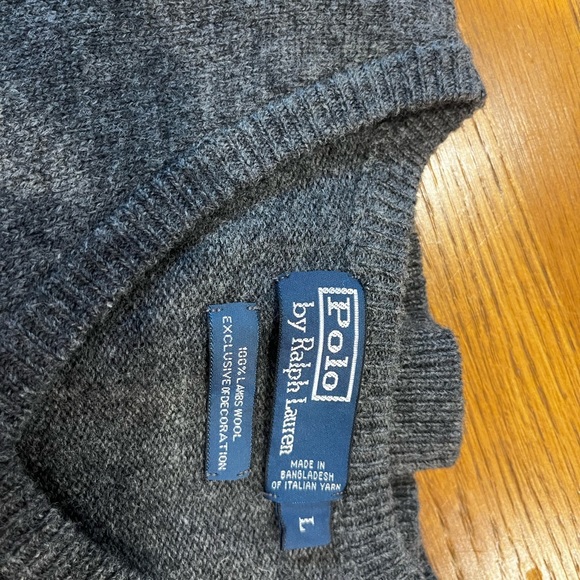 Men’s large grey v-neck sweater. Polo by Ralph Lauren. Worn only 3xs - Picture 4 of 6